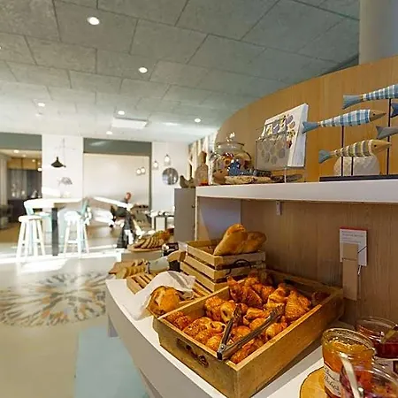 勒特雷波尔梅尔莱班宜必思快捷酒店 酒店 2*