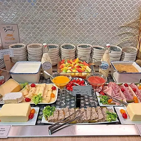 勒特雷波尔梅尔莱班宜必思快捷酒店 2*